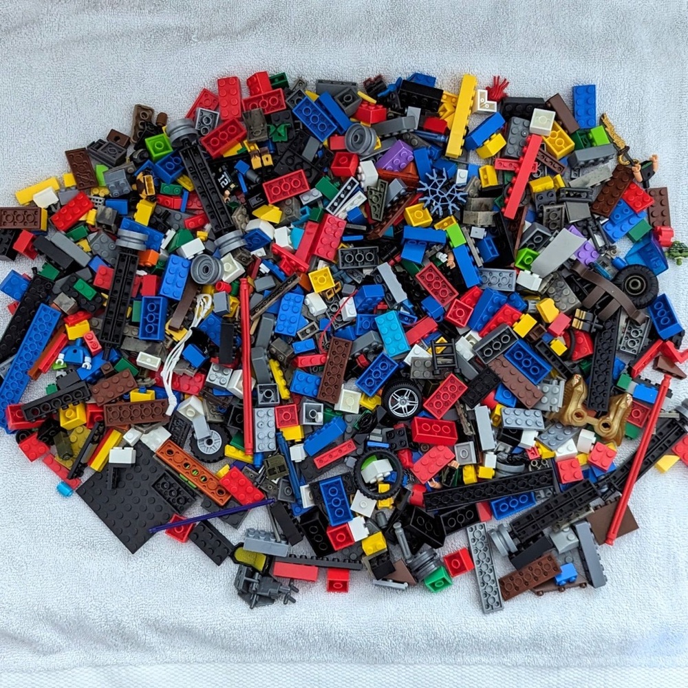 2+ pounds of building blocks